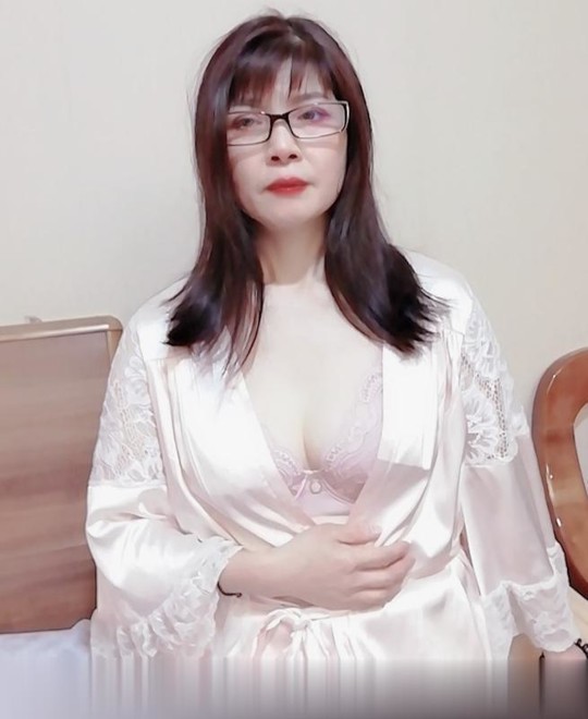 深圳布吉熟女姐姐青青-2.jpg