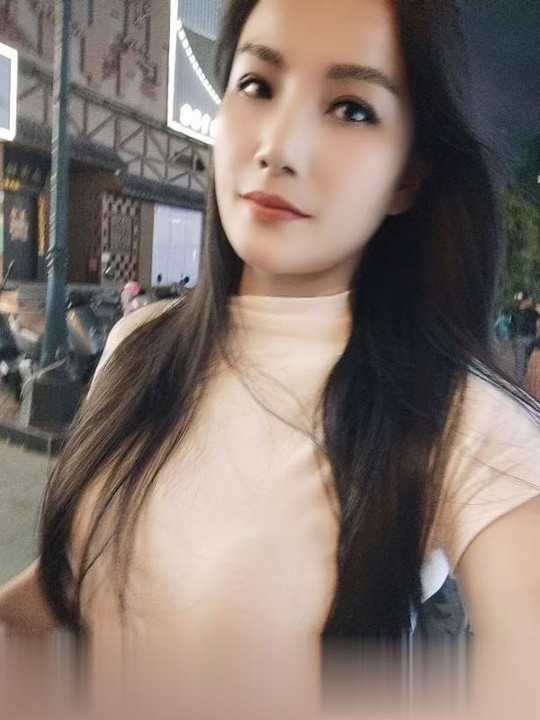 广东-深圳大胸御姐子沐-2.jpg