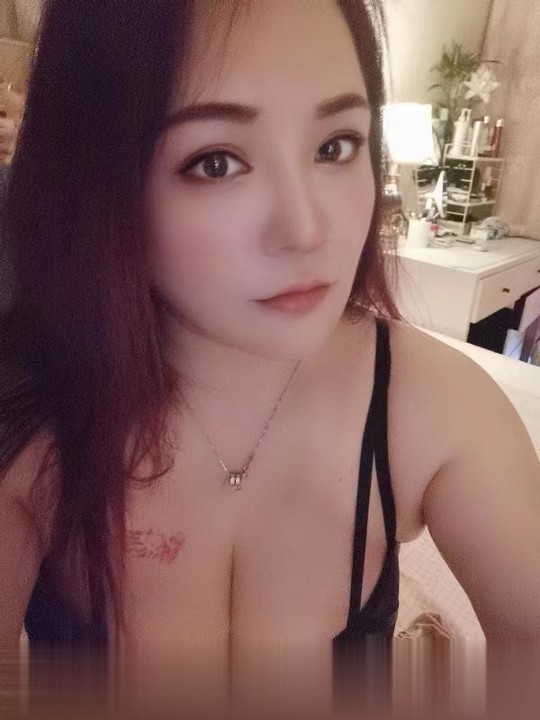 江苏-南京玄武门E罩杯熟女-2.jpg